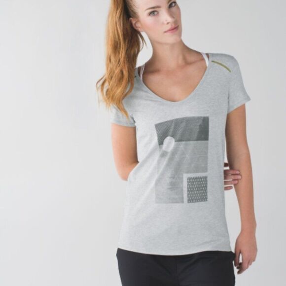 lululemon athletica Tops - Lululemon Superb Short Sleeve Tee Heathered Light Grey